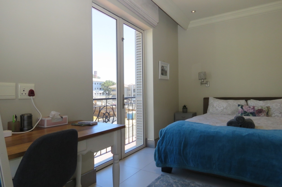 To Let 1 Bedroom Property for Rent in Green Point Western Cape